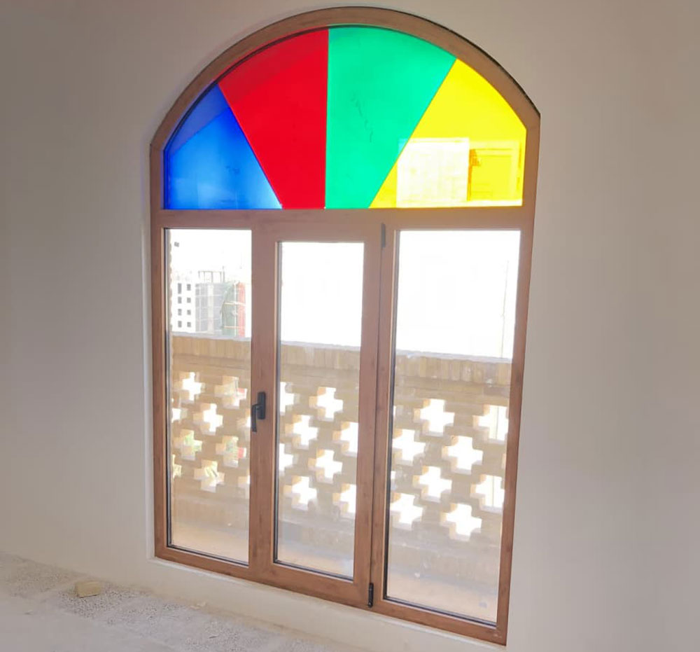 window in qom